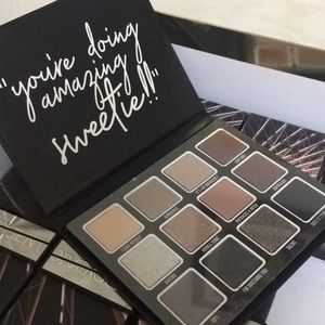 🍸kris x Kylie eyeshadow palette